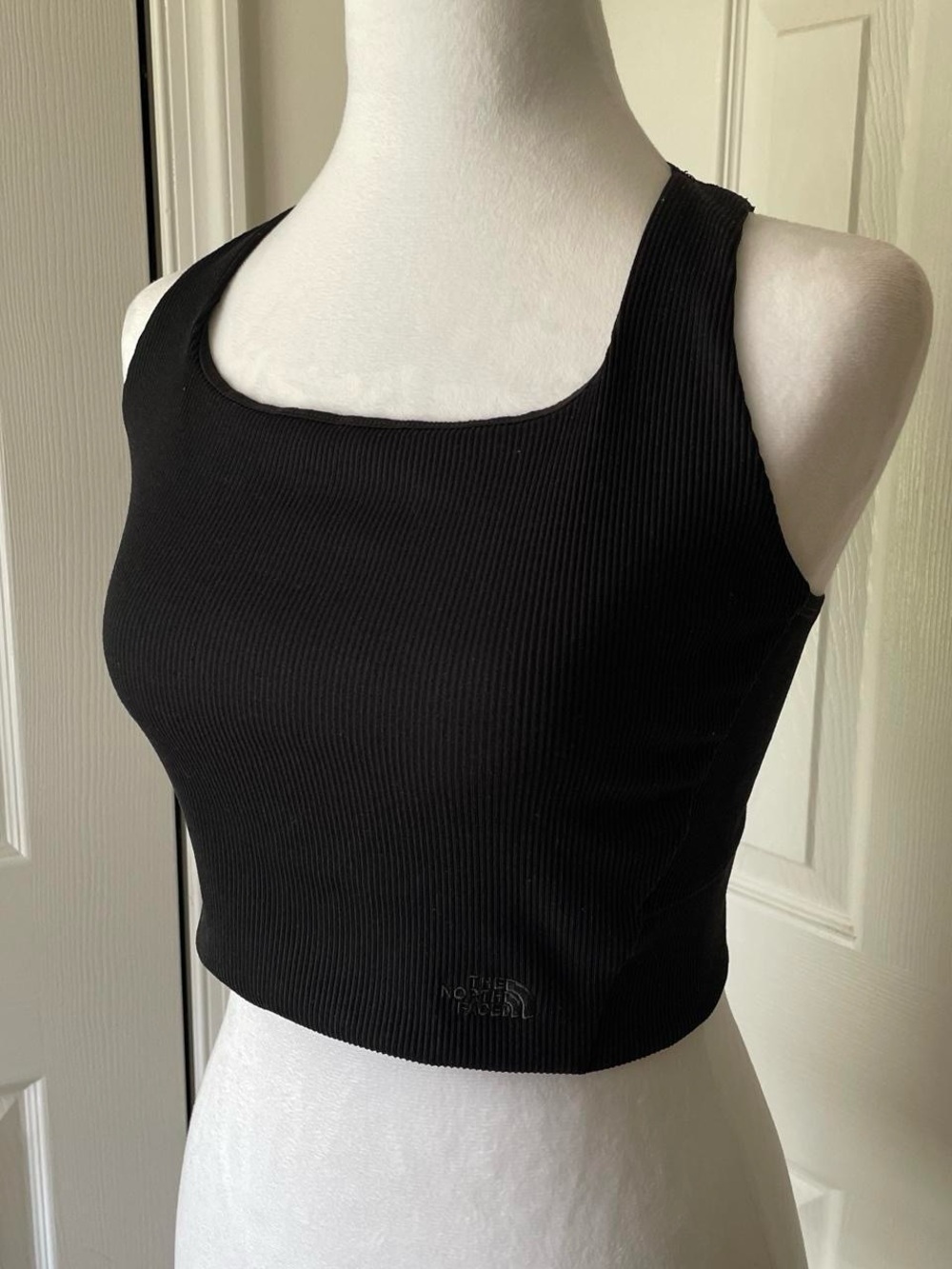 The North Face Women's EA Knit Tank cropped ribbed athletic top